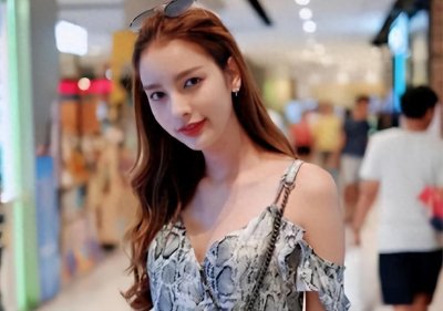 ​泰国最美“人妖皇后”妮莎，被中国富商花500万娶回家，如今怎样