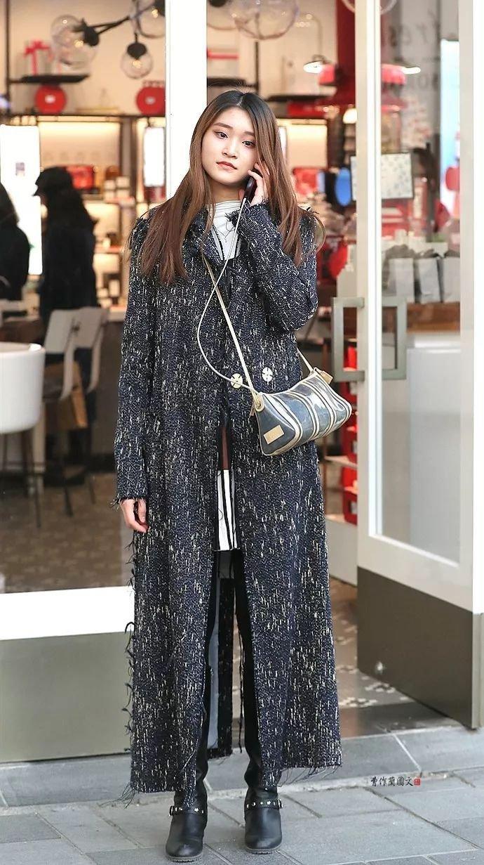 街拍:高筒靴美女,更多一层性感