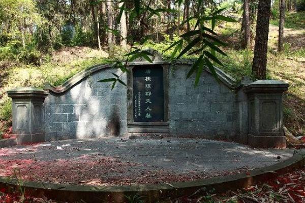 农村墓碑上“考、妣、故、显”有啥特殊解释?看完涨知识