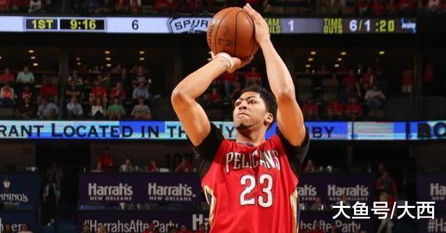 天赋的对比!数据对比24岁字母哥和25岁浓眉哥谁更胜一筹!