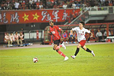 中超广州恒大3-2上海上港(中超恒大2比0击败上港)(1)