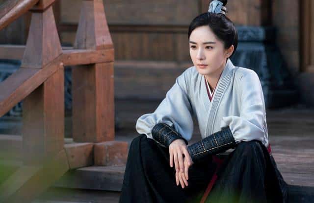 斛珠夫人结局海市喜欢谁(海市为什么嫁给皇帝)