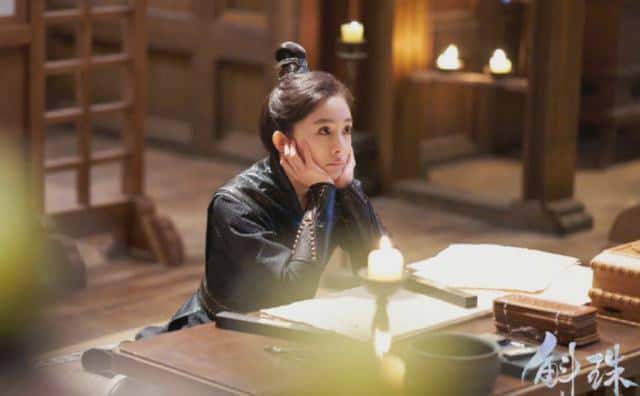 斛珠夫人结局海市喜欢谁(海市为什么嫁给皇帝)