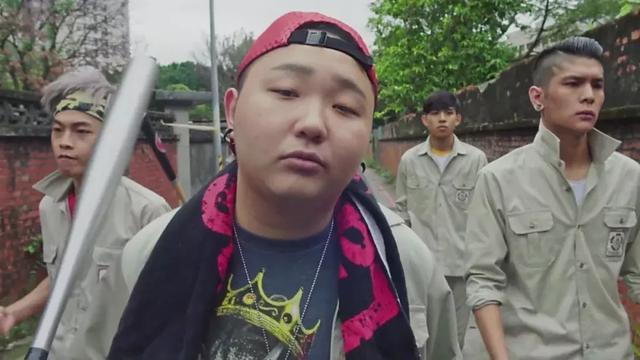 东北话怼台北话的电影是什么(这部沙雕片看多少遍还是会笑出猪叫)(8)