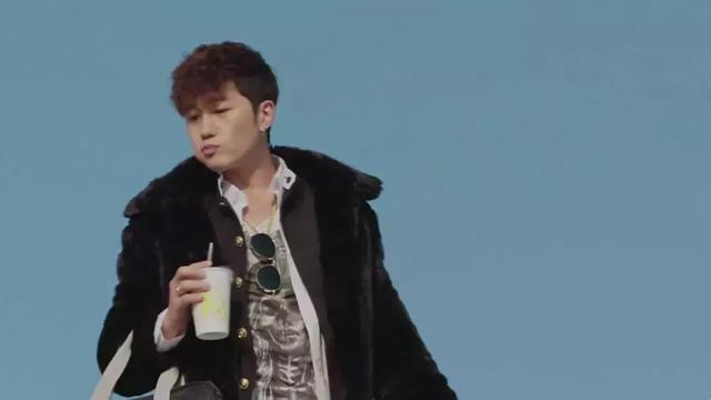 东北话怼台北话的电影是什么(这部沙雕片看多少遍还是会笑出猪叫)(7)