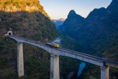 ​我国第一条沿边疆铁路大通道：云桂沿边铁路