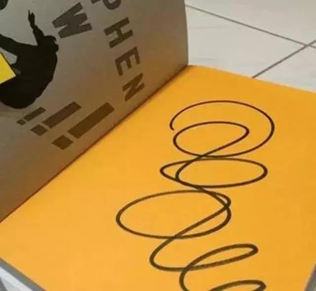 比戚薇“7V”还懒的签名，迪丽热巴的只用一笔搞定，看到说好看