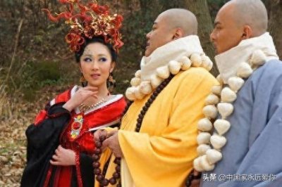 ​刘奕丹：一面妖精一面女侠