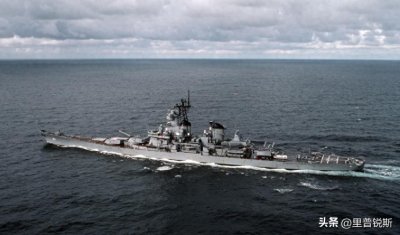 ​体型媲美航母的衣阿华，背负超级战舰头衔，却打了一辈子酱油