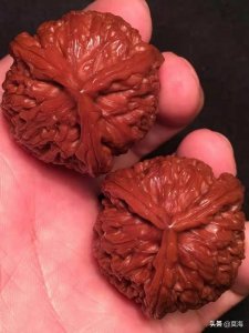 ​德云班主郭德纲的天价文玩核桃