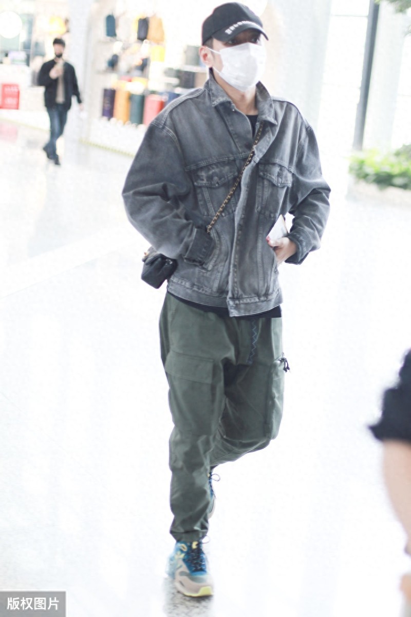 网络暴力有多可怕?李维嘉长痘被传“患艾滋”,实力除螨破谣言