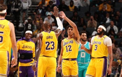 ​湖人4连胜逼近西部前四！创近两个月最佳 詹姆斯一人超黄蜂全队