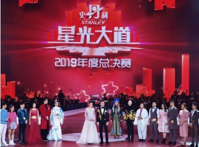 ​美声四季助演旺角小龙女斩获2019《星光大道》年度总冠军