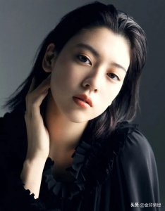 ​三吉彩花:日本模特界的天花板，美的窒息，真乃人间尤物