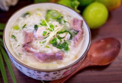 ​这样做的生滚猪肝肉丝粥，养胃的营养粥，你没法拒绝