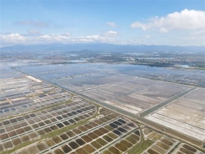 ​老盐场焕发新生机——探访莺歌海盐场