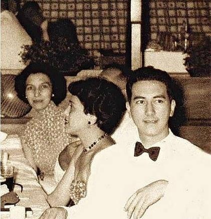 赌王何鸿燊老照片，年轻帅气逼人，图五四姨太坐怀嬉戏