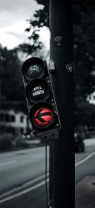 ​纯黑艺术：精选iPhone黑色系壁纸，简约不凡