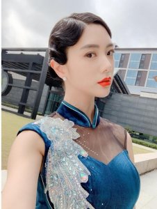 ​clara克拉拉：旗袍下的性感尤物