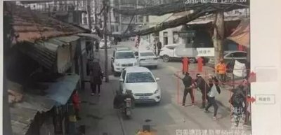 ​武汉“摸狗”命案二审宣判：弟防卫过当判四年，哥无罪释放