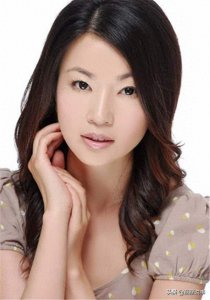 ​没有红却不陌生的白雪云，温婉美丽女人味十足