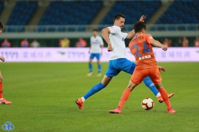 ​瓦格纳梅开二度打破进球荒 泰达2-1主场击败山东鲁能