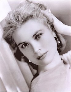 ​她是好莱坞的神话 | 欧洲最古老宫殿的王妃，格蕾丝传奇的一生