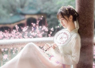 ​一起来对联‖上联：不喜不悲安若素，请对下联