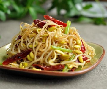 ​干煸黄豆芽：记住这一步，豆芽脆嫩爽口，不柴不涩口，特别下饭