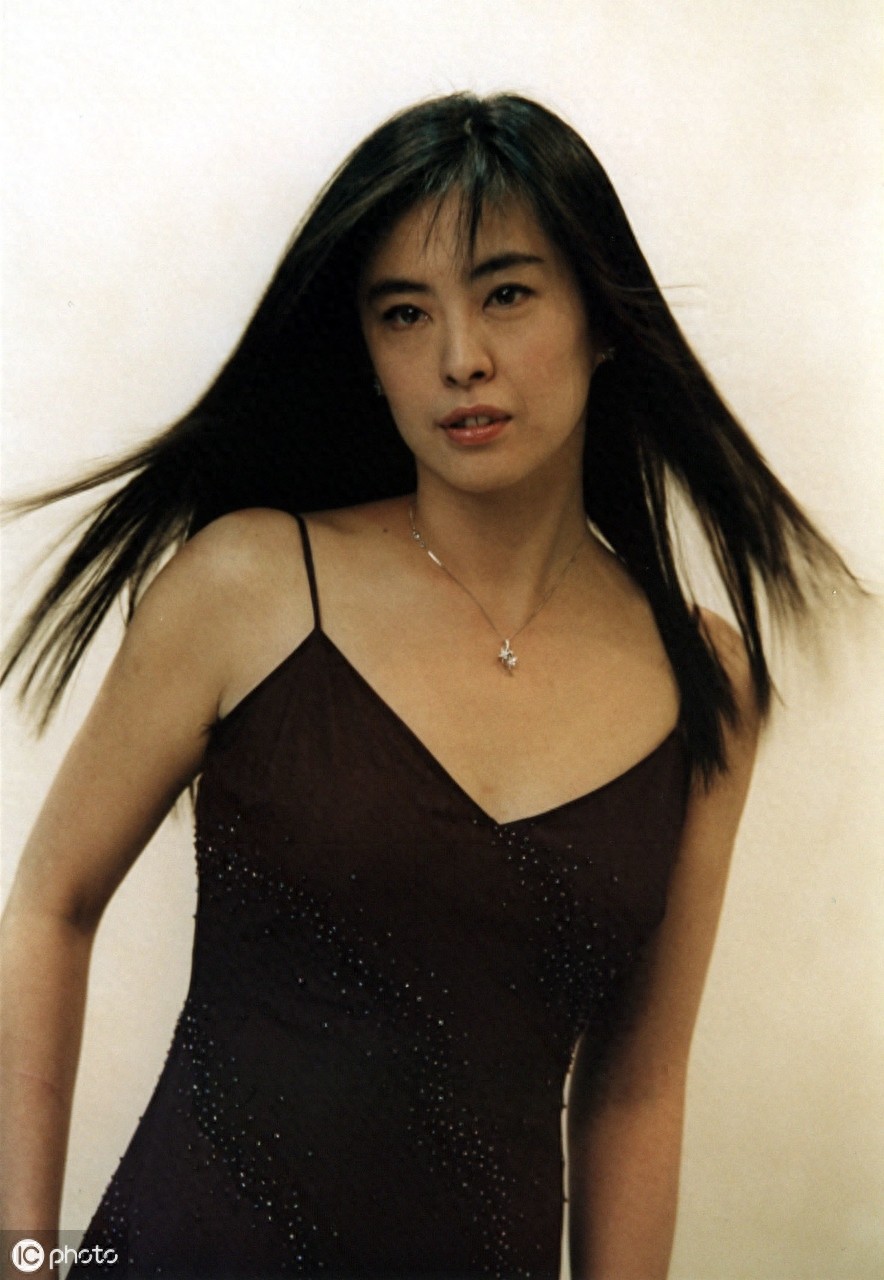 王祖贤,最美的10张照片欣赏,皮肤白皙,气质优雅