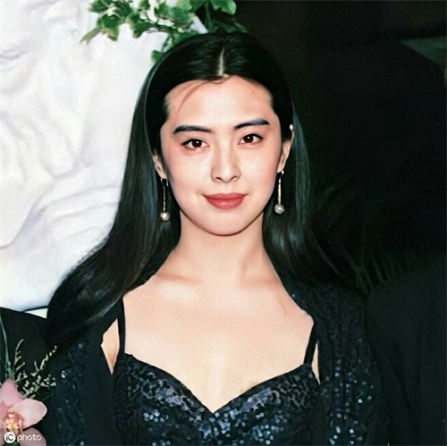 王祖贤,最美的10张照片欣赏,皮肤白皙,气质优雅