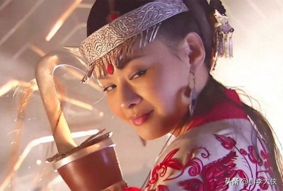 ​五版《碧血剑》何铁手，一个蝉联金像奖影后，一个却吸毒跌入谷底