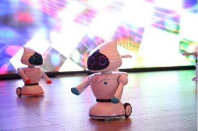 ​极客未来发布会圆满落幕，掀智能科技体验热潮