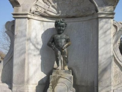 ​在大街上随便亲吻，比利时人如此开放，游客：难以接受