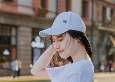 ​找女生聊天她不理你怎么办？找准原因才能对症下药