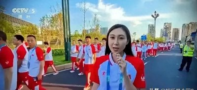 ​水亦诗我要做直播带货，为大家谋取福利了父亲水均益非常支持