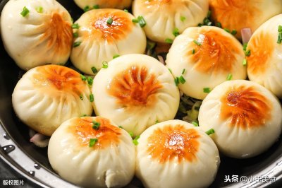 ​厨师长教你在家如何做生煎包，味道一点不比在外面买的差
