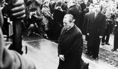 ​勃兰特的华沙之跪让整个德国站了起来